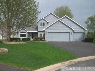 949 Wildflower Ct, Saint Paul, MN 55123-3979