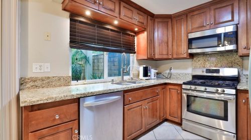 1615 Carmel Cir, Upland CA  91784-1726 exterior