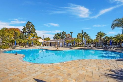 19913 Keswick Ln, Huntington Beach CA  92646-4250 exterior