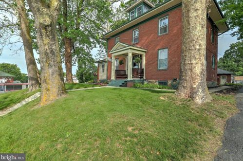 2403 Market St, York PA  17402-2402 exterior