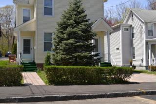 116 Cliff St, Huntington CT  06484-2353 exterior