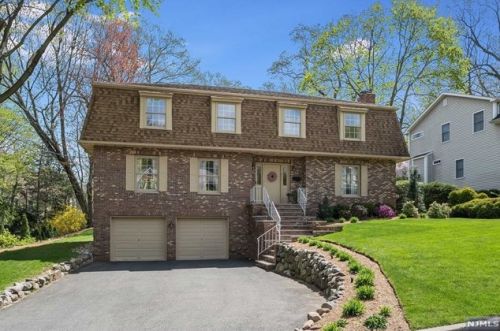 471 Old Stone Rd, Ridgewood, NJ 07450-1416