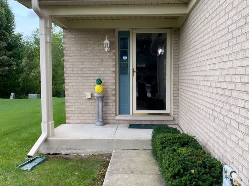 7721 Bristol Park Dr, Tinley Park, IL 60477-8525