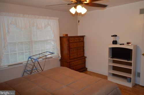 28 Garland Ct, Carlisle PA 17013-4409 exterior