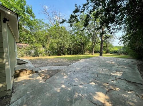 3800 Knox St, Fort Worth TX  76119-4819 exterior