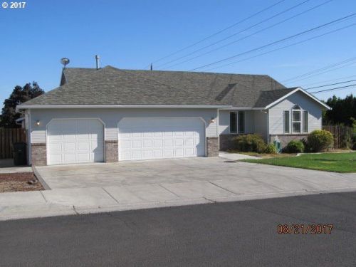 995 Newport Ave, Hermiston OR  97838-2452 exterior