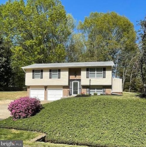 15067 Barkwood Dr, Woodbridge, VA 22193-1801