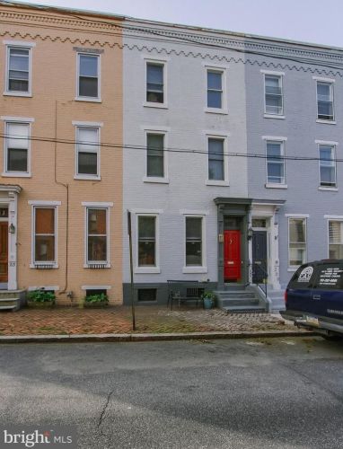 211 Cumberland St, Harrisburg, PA 17102-2716