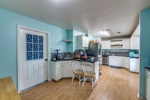 420 Farrer St, Angleton TX 77515-5027 exterior