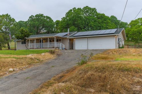 11447 Milton Rd, Valley Springs, CA 95252-9085