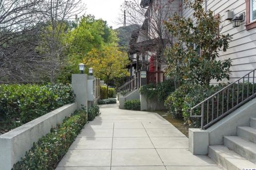 6300 Honolulu Ave, Glendale, CA 91214-2300