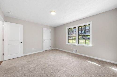 3740 High Pt Ln, Atlanta GA  30331-7906 exterior