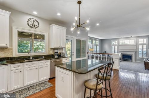 7742 Royal Sydney Dr, Gainesville VA  20155-2867 exterior