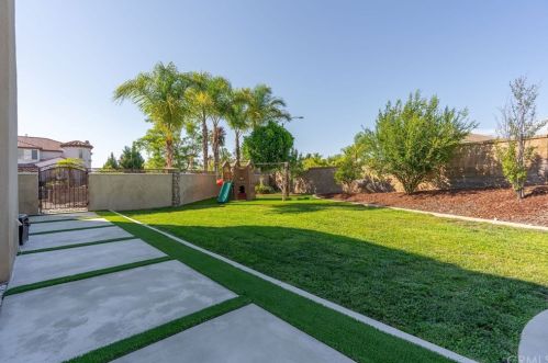 17426 Half Moon Ct, Riverside CA  92503-7055 exterior