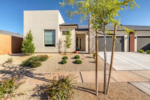 1256 Grayson Dr, Saint George, UT 84790-4914