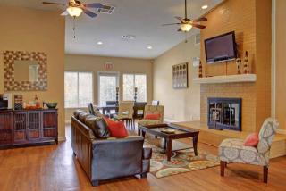 7901 Roswell Rd, Atlanta GA  30350-3917 exterior