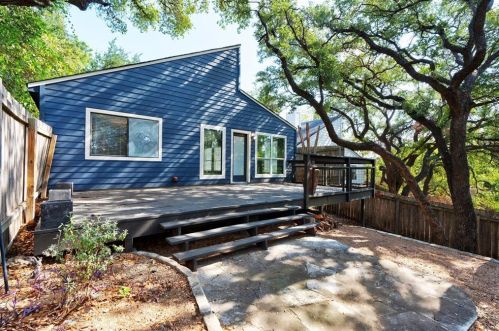 7302 Cave Holw, Austin TX  78750-8243 exterior
