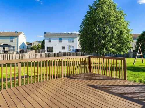 1182 Cape Cod Ln, Pingree Grove IL  60140-2000 exterior