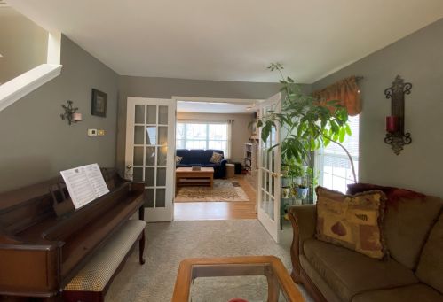 1072 Lancaster Cir, South Elgin, IL 60177-2808