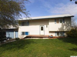 1015 Hemlock Dr, Lewiston, ID 83501-5433