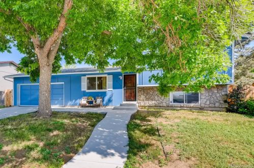 8136 Explorador Calle, Denver, CO 80229-5559