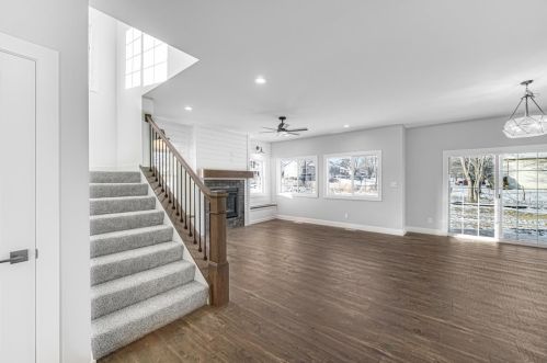 72 Levanno Dr, Crown Point, IN 46307-8573