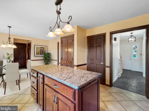 355 Richland Dr, Lancaster PA  17601-3631 exterior