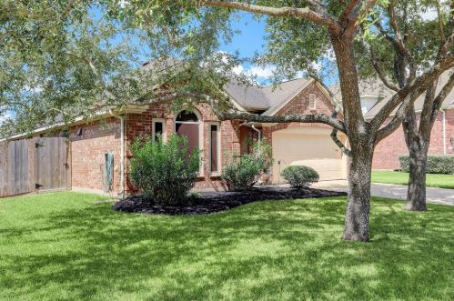 1904 Lazy Hollow Ln, Pearland, TX 77581-1712