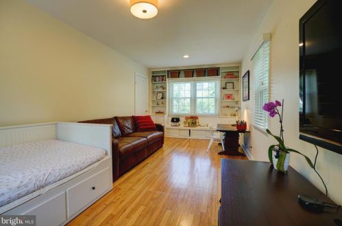 151 Cedar Ln, Princeton NJ  08540-5349 exterior