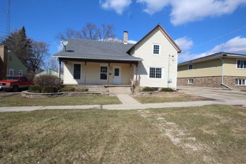 505 Diggins St, Alden, IL 60033-2416