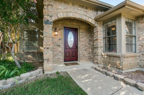 2045 Greenstone Trl, Carrollton TX  75010-4000 exterior