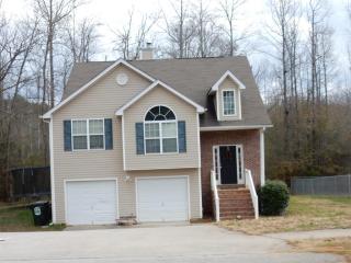 228 Autumn Ridge Dr, Griffin GA  30224-4528 exterior