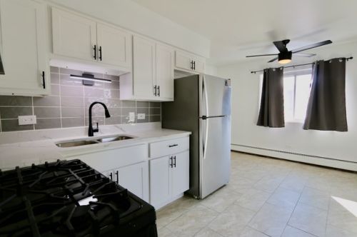 10408 Michael Todd Ter, Glenview, IL 60025-3729