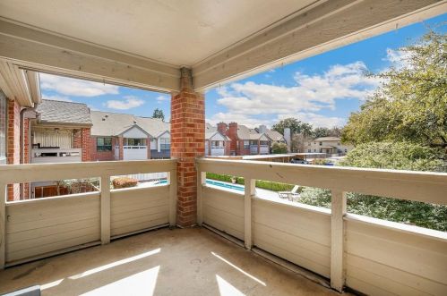 2306 Kenley St, Fort Worth TX  76107-4938 exterior