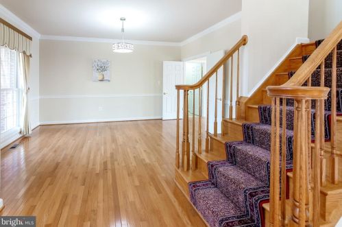 7337 Hooes Rd, Springfield VA  22152-3704 exterior