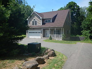 643 Savage St, Southington, CT 06489-4626