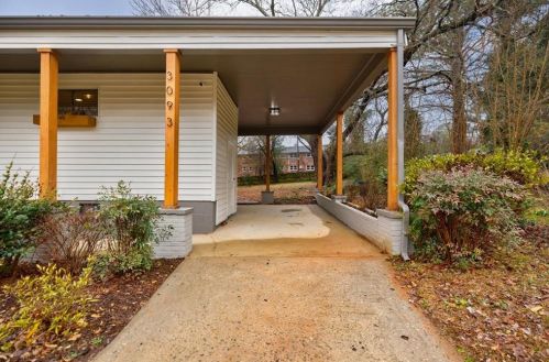 3093 Cloverhurst Cir, Atlanta GA  30344-4501 exterior