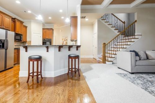 2375 Briarcliff Cmns, Atlanta GA  30345-2175 exterior
