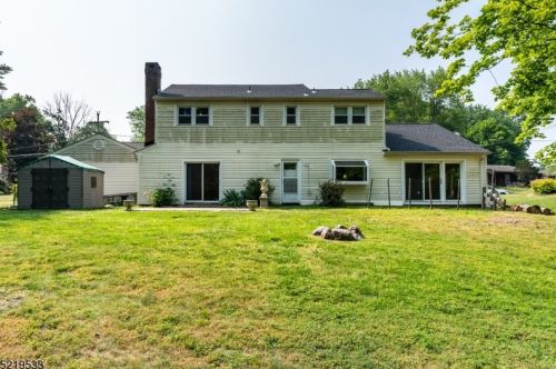 24 Normandy Dr, Parsippany NJ  07054-4070 exterior
