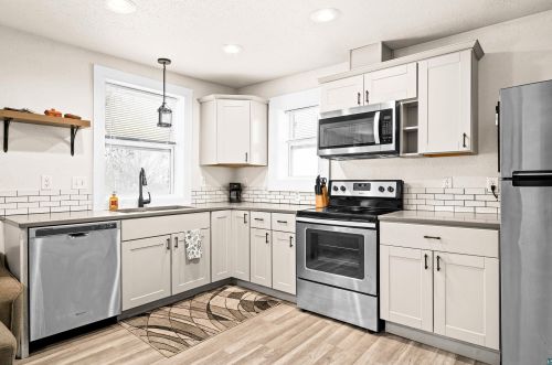 22 10th St, Scanlon, MN 55720-1857