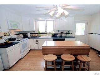 110 Isinglass Rd, Huntington CT  06484-5817 exterior