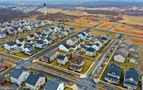 399 Lord Fairfax St, Charles Town WV  25414-2609 exterior