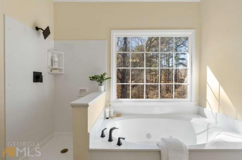 4860 Highland Lake Dr, Atlanta GA  30349-3913 exterior
