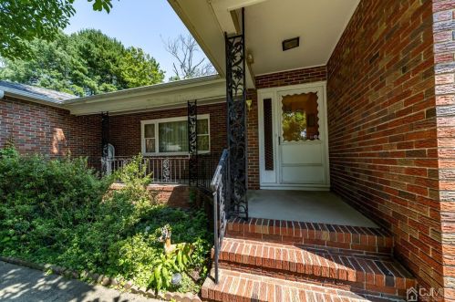 38 Frost Ave, Edison, NJ 08820-3244