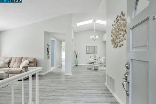933 Clarkson Ct, Concord, CA 94518-3466