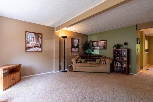 2105 Fairways Ct, Kennesaw, GA 30144-6712
