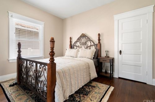 3364 Cedar St, Riverside CA  92501-2625 exterior