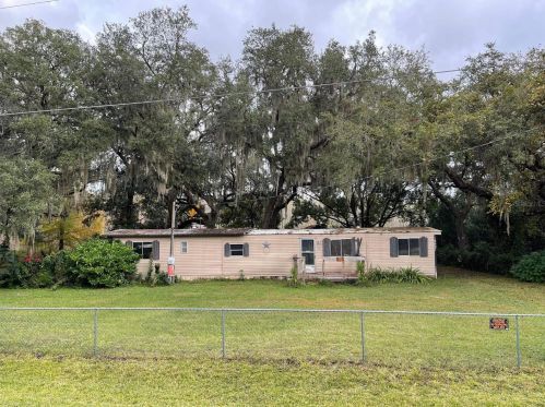 18607 50th St, Ocklawaha, FL 32179-7326