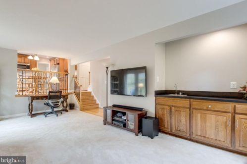 9305 Janphil Ln, Springfield VA  22153-3911 exterior