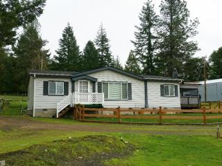481 Rosewood Dr, Roseburg, OR 97471-9056